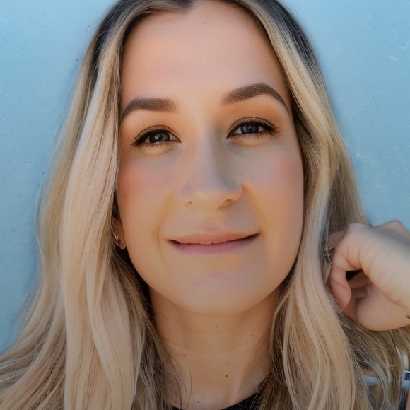 Meet your Posher, Amanda - Picture 1 of 1